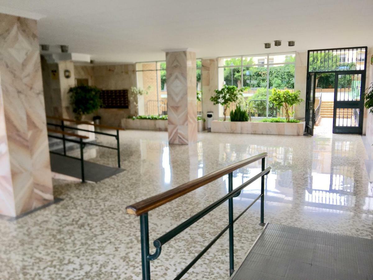 Stunning Spacious City Apartment With Free Parking 马拉加 外观 照片
