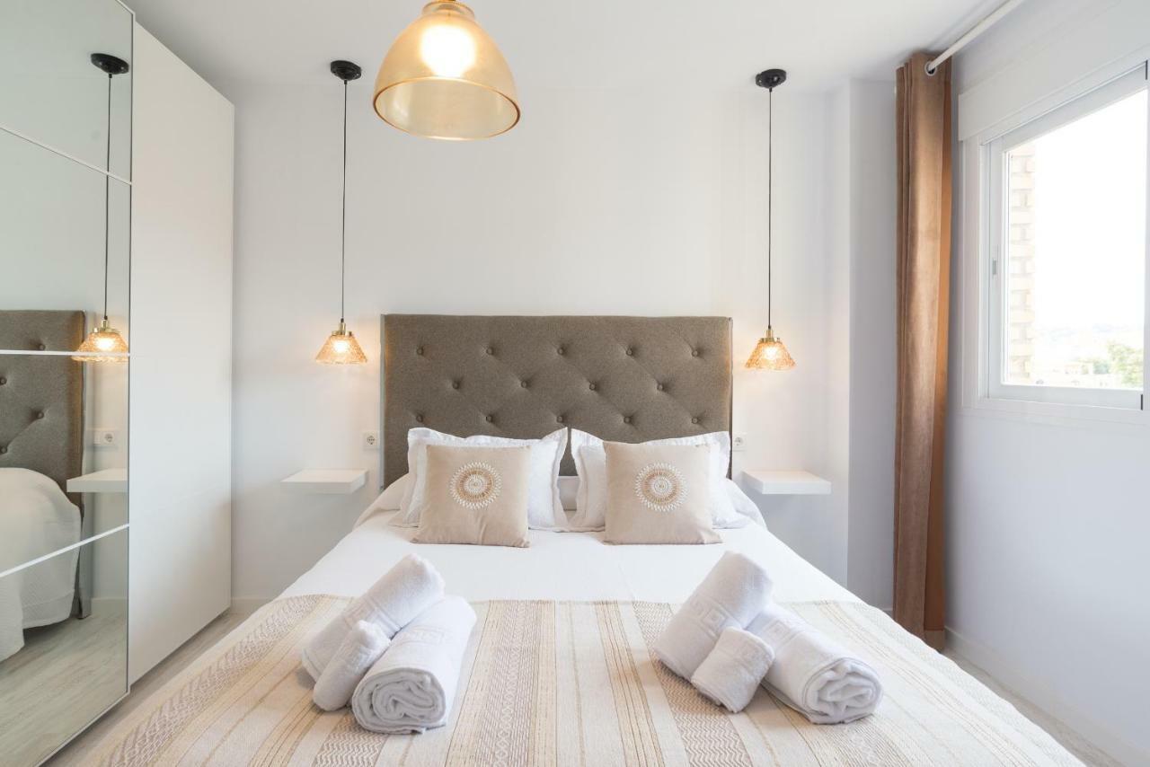 Stunning Spacious City Apartment With Free Parking 马拉加 外观 照片