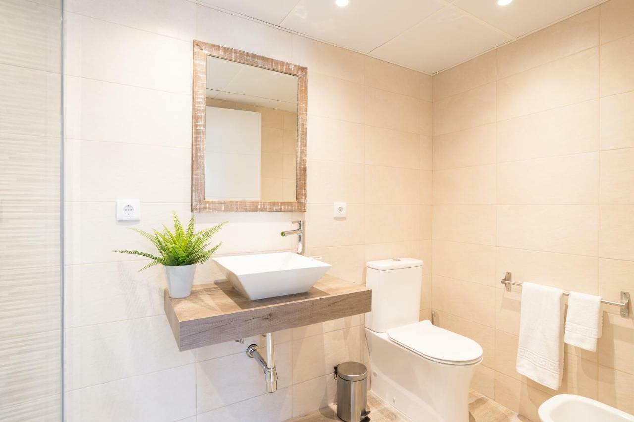 Stunning Spacious City Apartment With Free Parking 马拉加 外观 照片