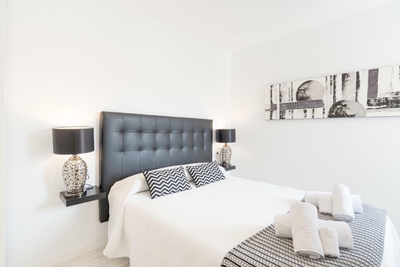 Stunning Spacious City Apartment With Free Parking 马拉加 外观 照片