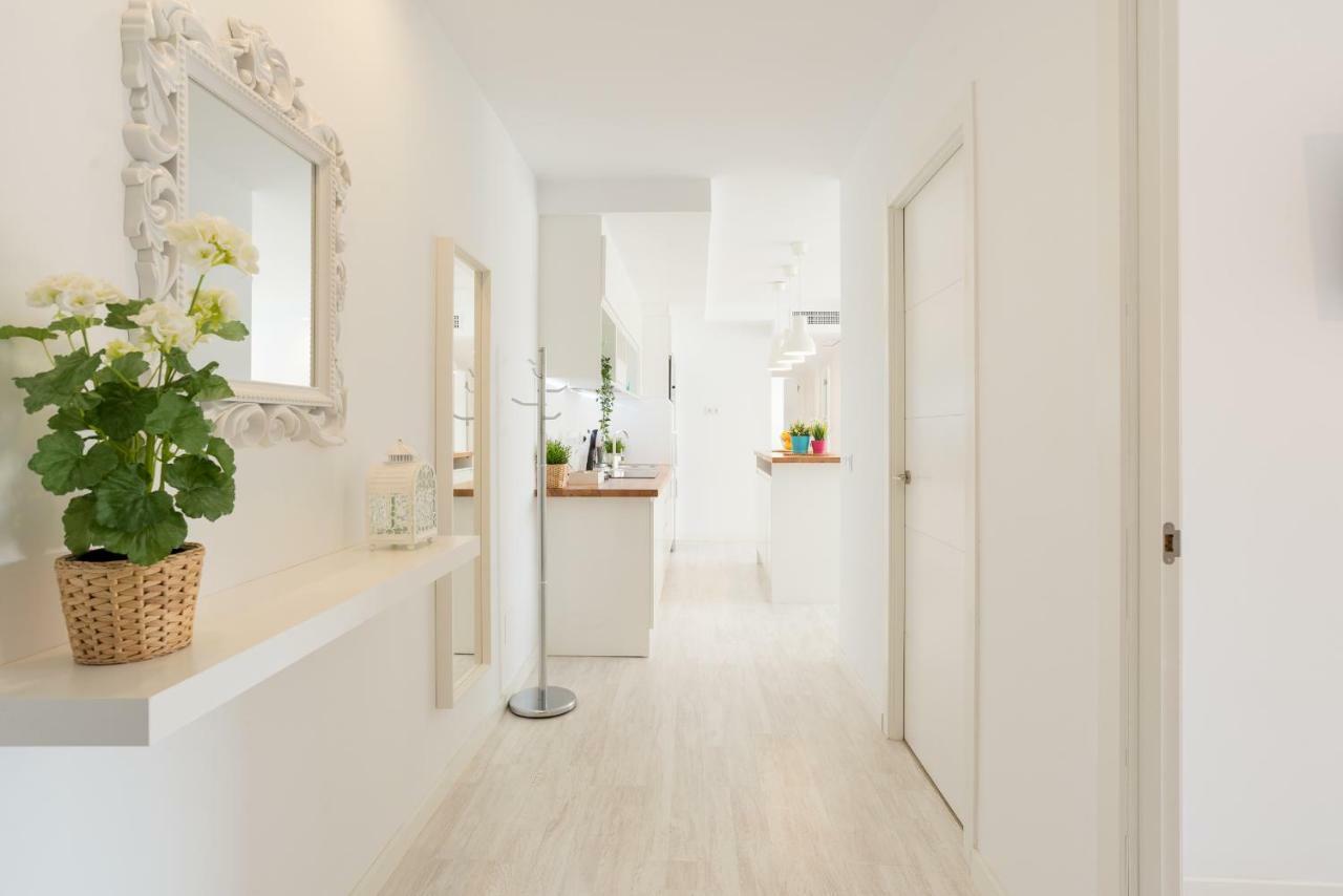 Stunning Spacious City Apartment With Free Parking 马拉加 外观 照片