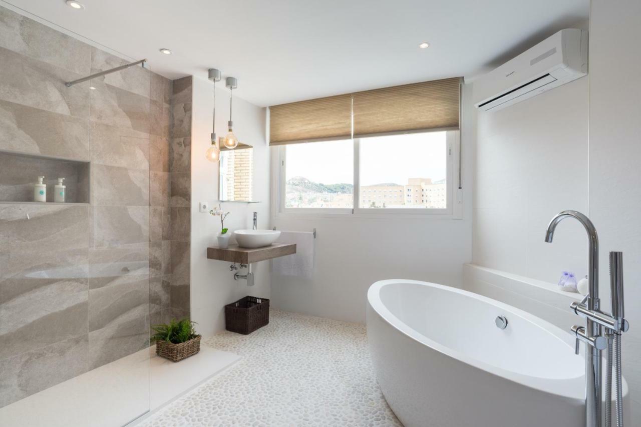 Stunning Spacious City Apartment With Free Parking 马拉加 外观 照片