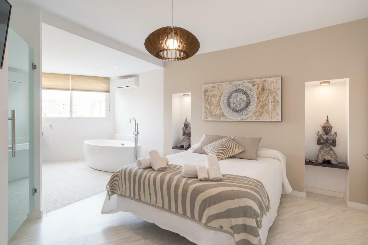 Stunning Spacious City Apartment With Free Parking 马拉加 外观 照片